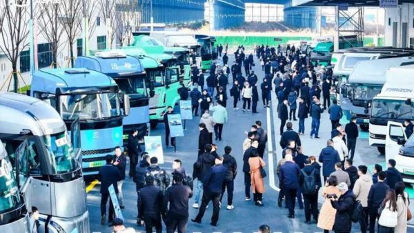共绘生态新画卷,同赴壮阔新征程!2025远程新能源商用车生态伙伴大会隆重召开