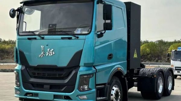 场景造车再升级 新长征双电机重卡焕新上市