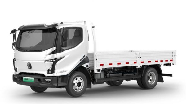 续航不打折 省钱又赚钱 飞碟漫天飞“大”电量混动轻卡来了