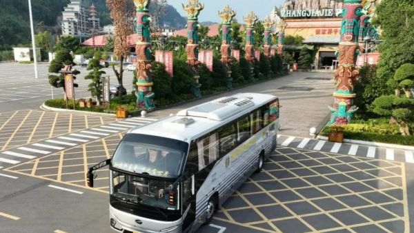 国际游客盛赞中国客车!中信旅运携手苏州金龙打造高端旅运新标杆