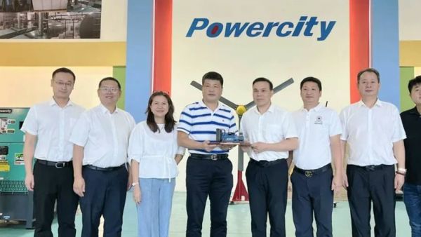 玉柴李汉阳率队走访菲律宾市场