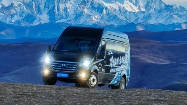 荣耀+1！宇通天骏斩获“最值得信赖轻客车型”殊荣