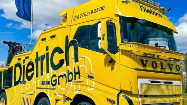 750匹马力前四后八底盘，奥地利安普顶级上装，沃尔沃FH16清障车实拍