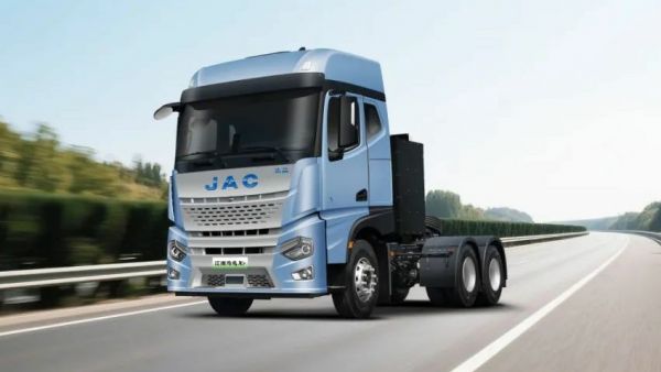 告别续航焦虑与动力瓶颈！江淮跨越X7纯电动牵引车定义高效运营