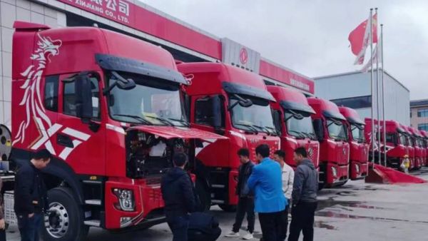 东风新疆燃气 X7 牵引车重磅登陆宁夏，为区域物流绿色升级注入强劲动力！