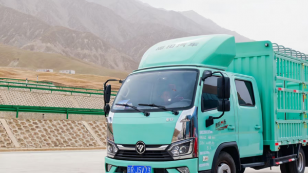 北汽福田全程护航“北汽杯·第二届穿越塔克拉玛干沙漠徒步挑战赛”