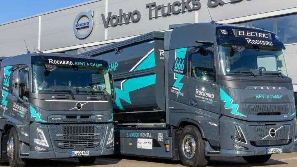 低风阻车身+零排放电驱动，最大马力666匹？沃尔沃FH Aero Electric纯电动拉臂钩自卸车实拍