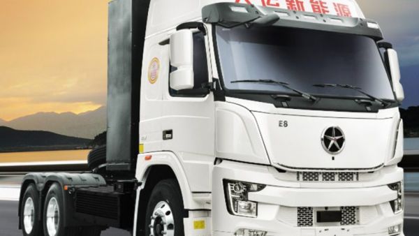 大运E8新能源重卡：省电省钱还省心