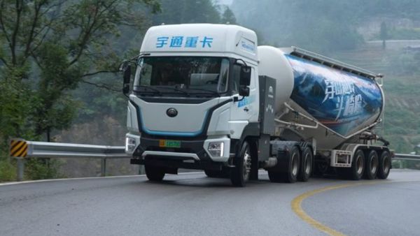 穿越天堑似通途，宇通重卡挑战“魔鬼山道”展现完美性能！