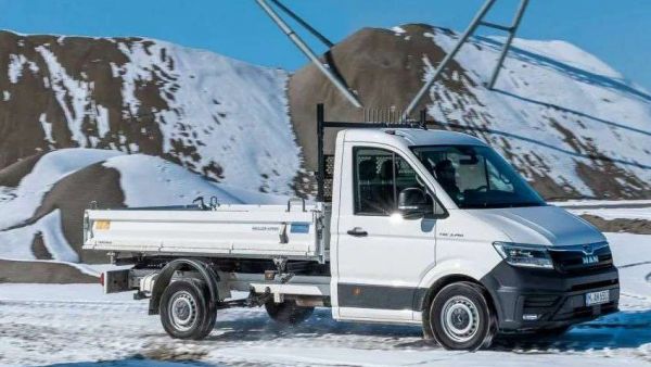 3.5吨的精致小自卸，还配三面翻上装？曼恩TGE小型自卸车了解一下！