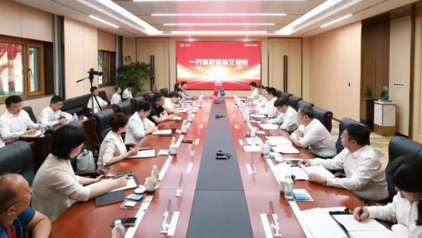 一汽解放召开2025年中媒体交流会