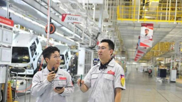 获赞19万+！厂长直播揭秘东风股份“智造品质”！