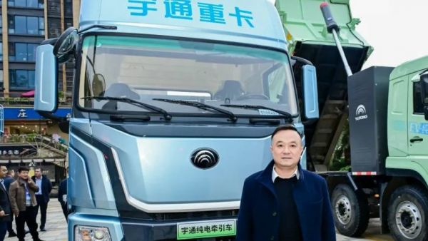 两代人的“宇通情结”，是什么让他“只认宇通”？