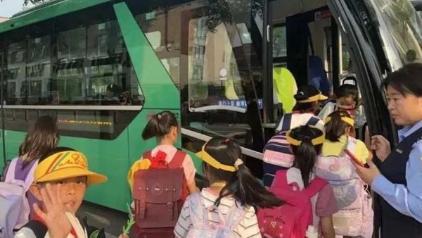 首都通学专线再上新!福田欧辉新型通学车全力护航新学期
