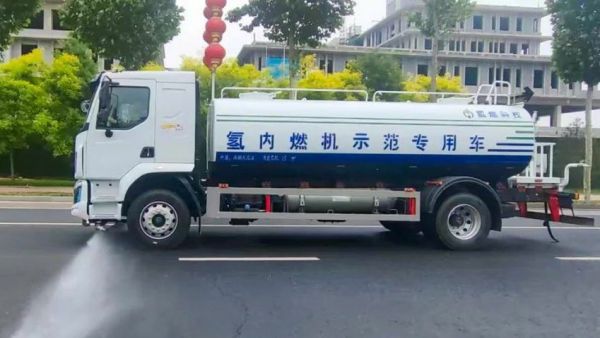 中国首台商用车燃氢发动机在河北沧州投用