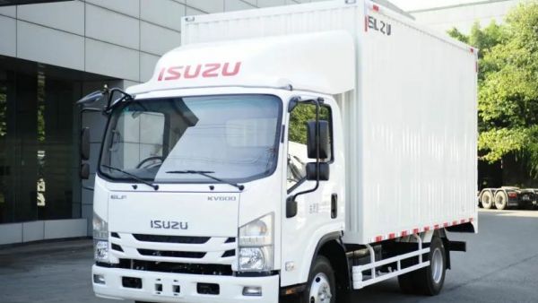 货运高端局，不拼演技拼装备！庆铃五十铃新KV600定义轻卡新标杆