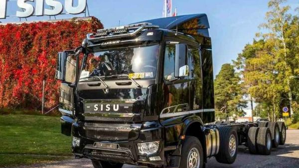 五轴车秒变4×2大单桥！搭载三根提升桥，这台芬兰西苏Polar重卡太牛了吧？