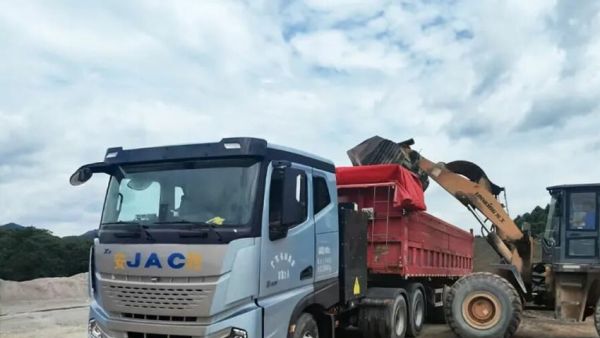 开江淮格尔发的廖老板“躺赢”哲学：我午休，车自“充”，钱照赚！