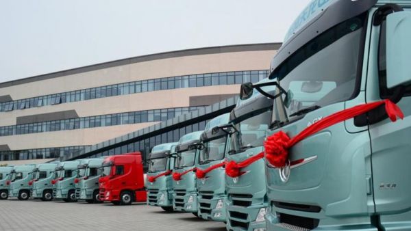东风天龙GX高端重卡再交付，助力新疆和田棉纱专线智慧升级
