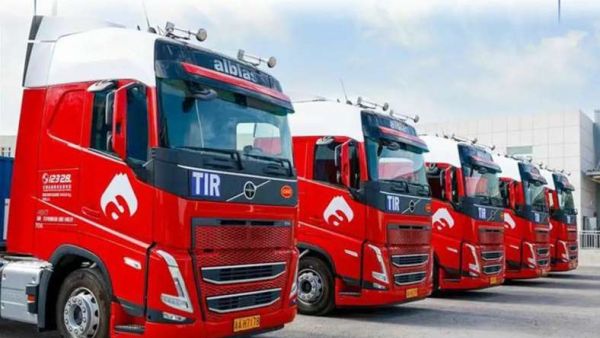 沃尔沃重卡交付新疆艾尔布勒斯 共筑TIR跨境运输新标杆