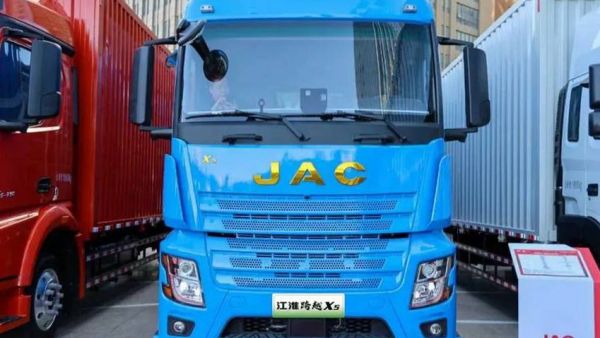 续航400公里！双枪2C快充+电驱桥加持，江淮跨越X5来袭