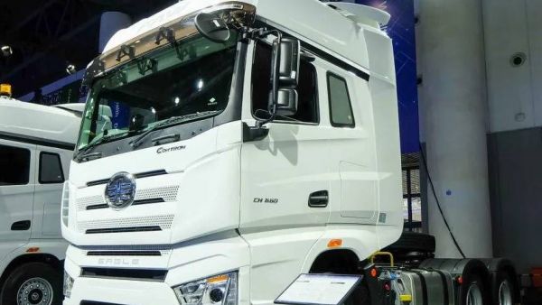 公路列车牵引车、全驱工程车抢眼！解放海外品牌CORTRON来袭，实拍带您看亮点车型！