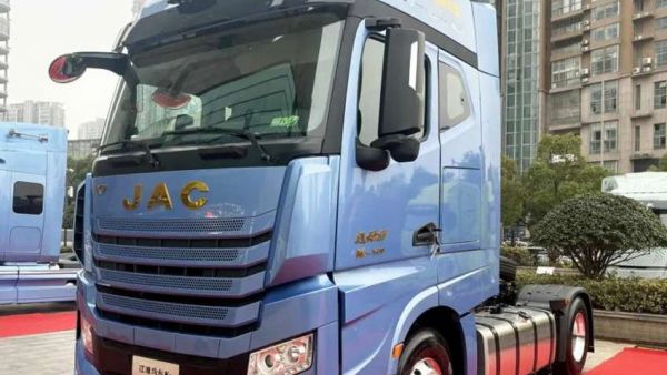 明星产品丨这江淮跨越K7 4×2（L2+）牵引车拉快递太棒了！