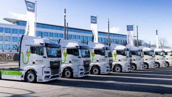 首批曼恩纯电卡车已到岗德铁信可!