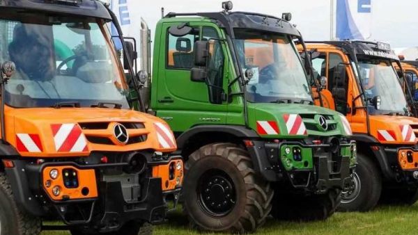 乌尼莫克百系列看过瘾！柴油纯电齐上阵，奔驰Demopark 2025展车阵容真豪华