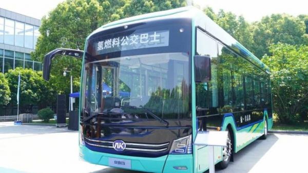 荣耀启新程!安凯客车再获影响客车业年度活动大奖