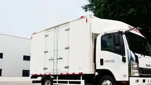 开庆铃五十铃新KV100创富的快乐，谁开谁知道！