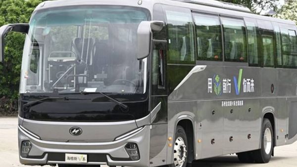 年度荣誉！苏州金龙新V系客车获影响中国客车业两项大奖