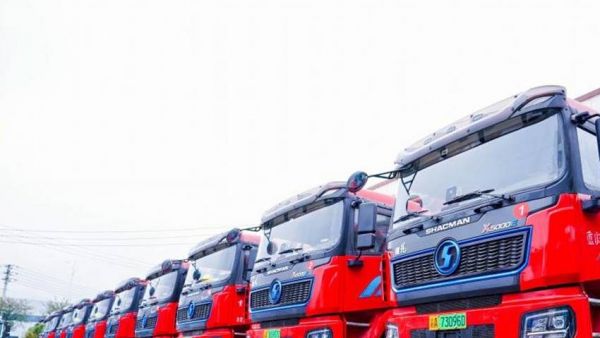 陕汽新能源批量交付重庆大客户，领航西南物流绿色转型变革