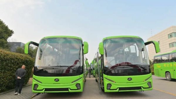 苏州金龙新V系交付陕西：让兵马俑专线变身移动头等舱