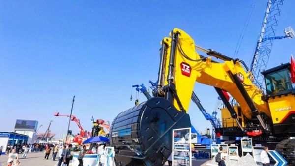 太重400吨液压挖掘机首发 搭载玉柴20缸重型柴油机