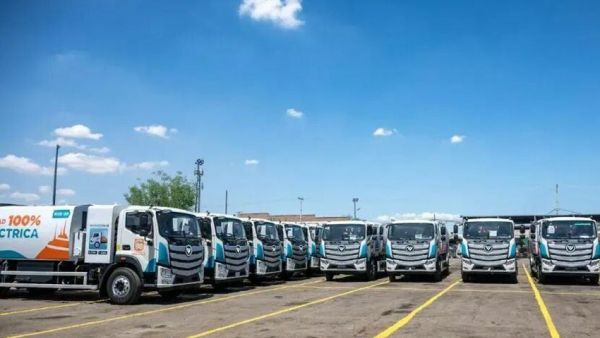 福田汽车纯电环卫车批量交付拉美市场