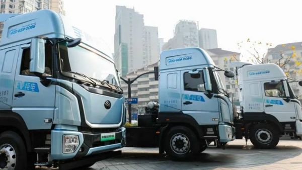 “跑赢每一度” 宇通重卡长续航牵引车全系产品隆重发布