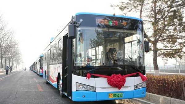 一汽解放100辆新能源纯电公交车正式交付四平市公交集团