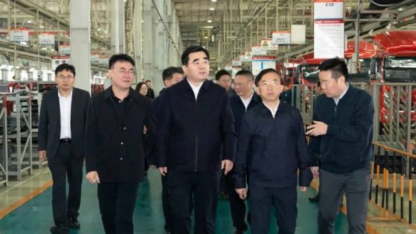 满慎刚调研中国重汽集团成都王牌商用车有限公司