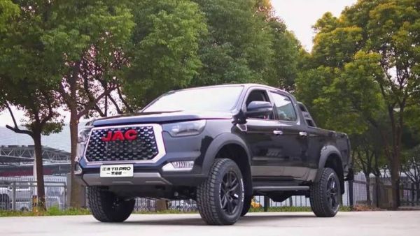 江淮T8 PRO黑曜版以硬核实力，成就你的「双面人生」