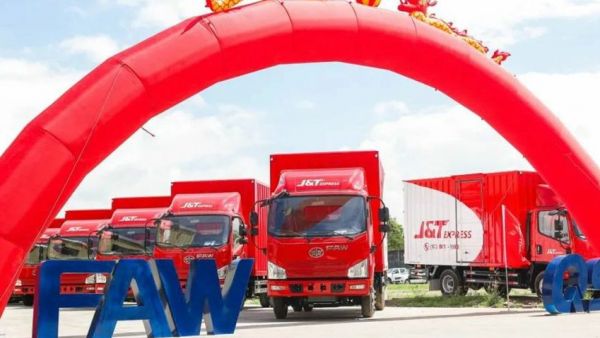 一汽解放成功交付36台菲律宾J&T EXPRESS物流用车