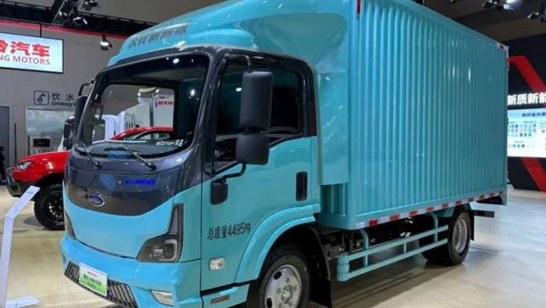 新EVM100告诉运输新生代:好开的车,不用吃“苦”!