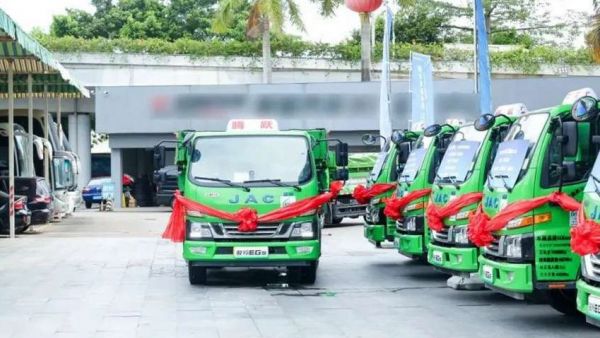 骏铃新能源工程车频频交车，开启绿色城建新未来