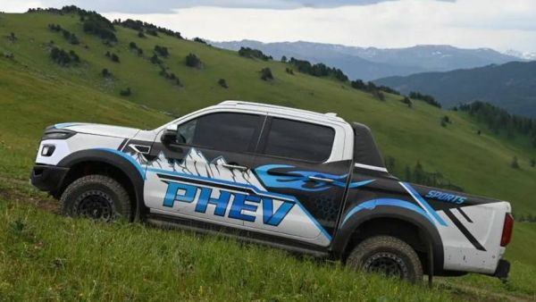 江淮悍途PHEV，打开“神的自留地”：一场阿勒泰的文学越野朝圣