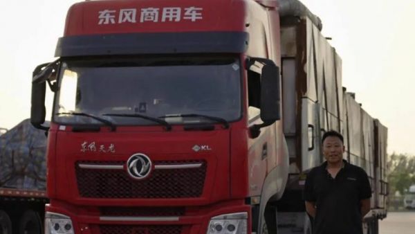 开东风天龙KL520燃气车跑散配，舒服又带劲！