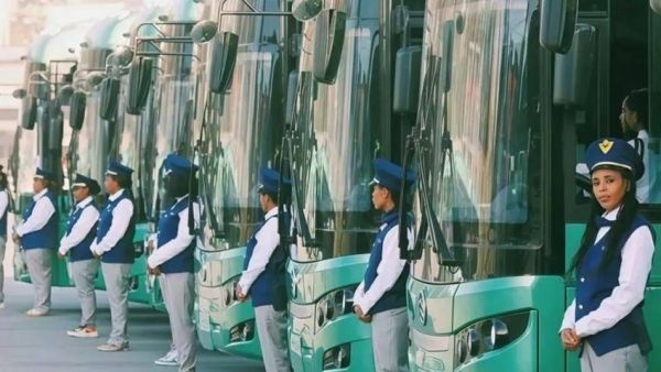 中埃携手开启绿色交通新篇章:金旅客车百辆纯电公交交付埃塞俄比亚