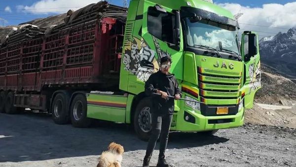 川藏线上的一抹青春绿，江淮跨越K7助跑庄老板的诗和远方
