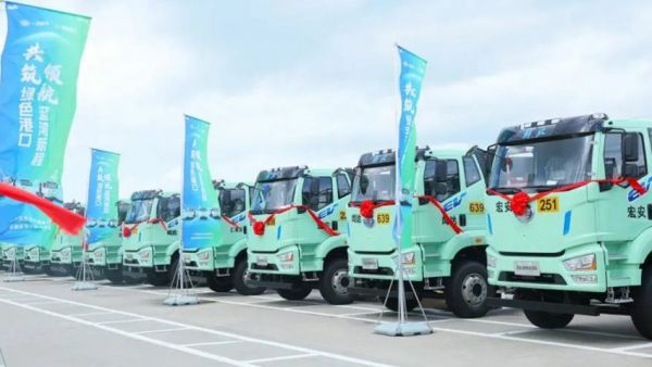 一汽解放与招商港口185台新能源港口牵引车交付仪式隆重举行