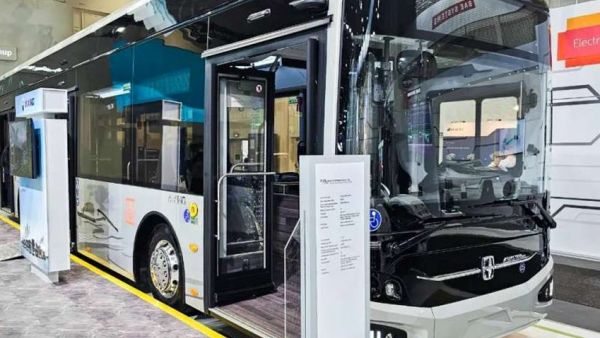 【车展品鉴】带您走进亚星全新C12E之外观篇——探索汉诺威车展上的东方设计之光