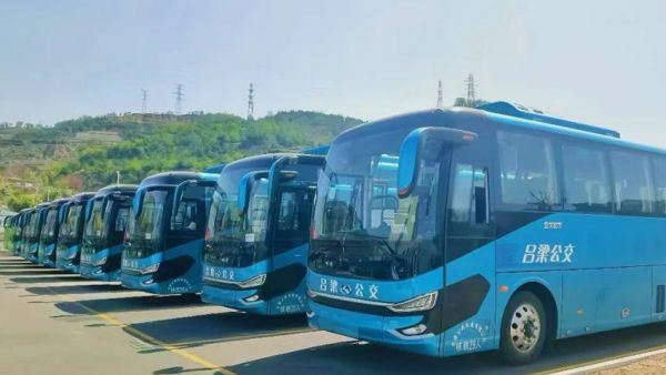 金龙新能源客车批量交付吕梁公交！文旅公交焕新，绿色出行再升级